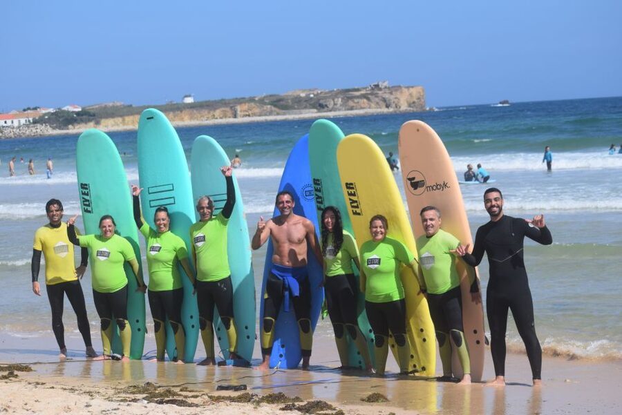 Peniche: Surfing Lessons for all surf levels - Getting started with G3 Store Surf Center