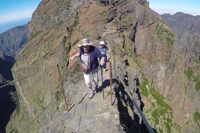 Pico Arieiro To Pico Ruivo / Highest Peak Challenge - Why this mountain route is Madeira’s big hiking test