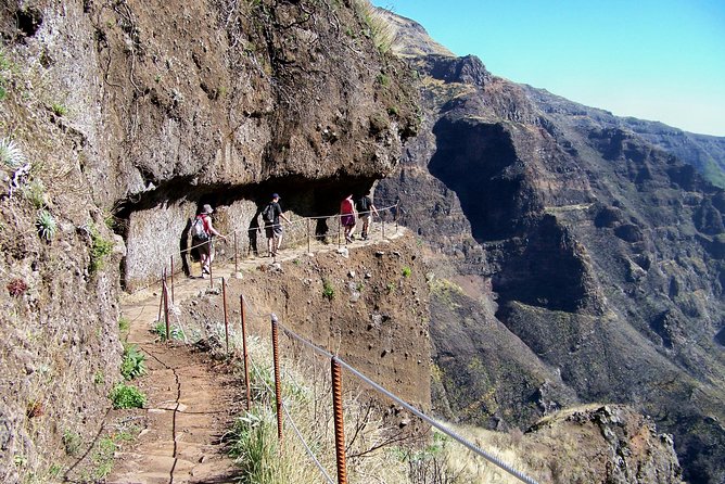 Pico Arieiro To Pico Ruivo / Highest Peak Challenge - Reaching Pico do Arieiro at 1,818 meters