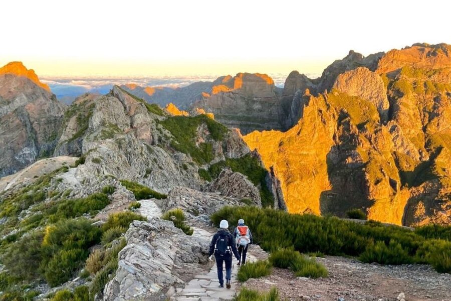 Pico Do Arieiro Pico Ruivo Sunrise or Morning Hike Transfers - The PR1 trail and its famous stairways