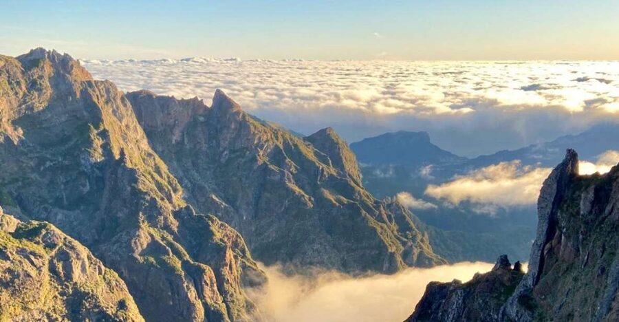 Pico Do Arieiro Pico Ruivo Sunrise or Morning Hike Transfers - Pico do Arieiro before sunrise