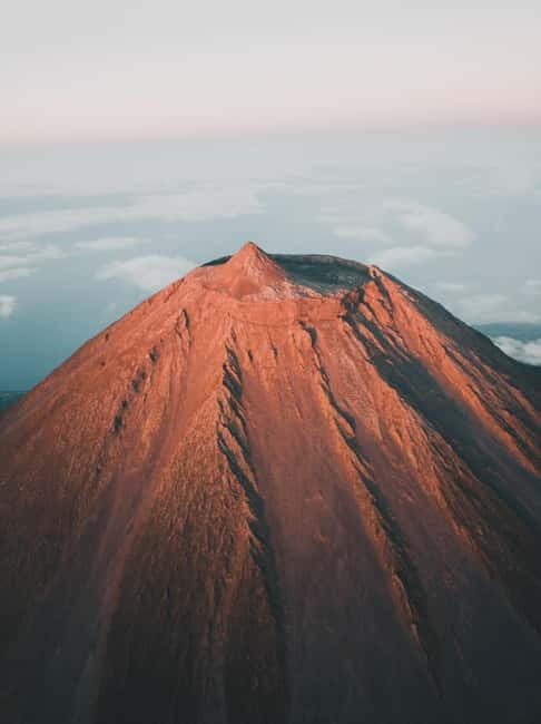 Pico Mountain Climb: Portugal’s Highest Point - 2351 meters - The crater stop and the final push to Piquinho