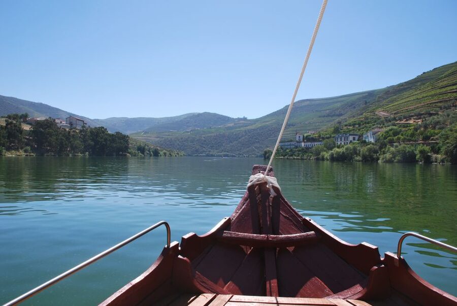 Pinhão: 2-Hour Rabelo Boat Tour with Audio Guide - Quinta do Bomfim and the Port wine country