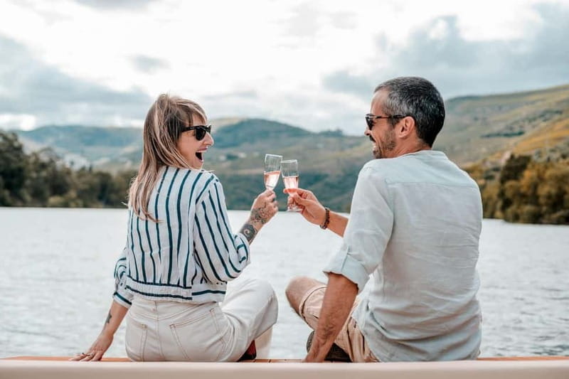 Pinhão: Douro River Solar Boat Tour with Wine Tasting - Who should take this Pinhão boat tour?