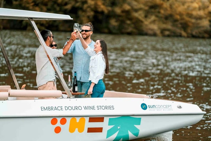 Pinhão: Douro River Solar Boat Tour with Wine Tasting - Leaving Pinhão from the Daurum dock