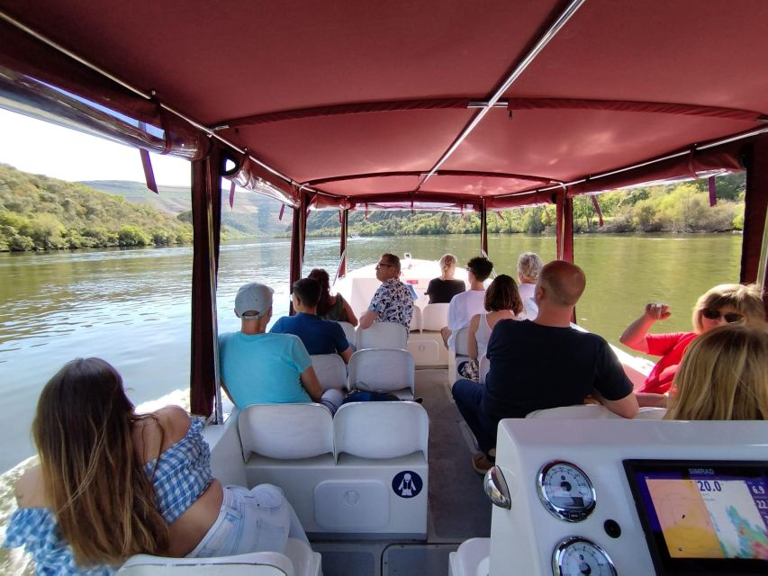 Pinhão: Douro Valley with Wine Tasting, Boat Trip and Lunch - Pinhão station turns local history into something visible