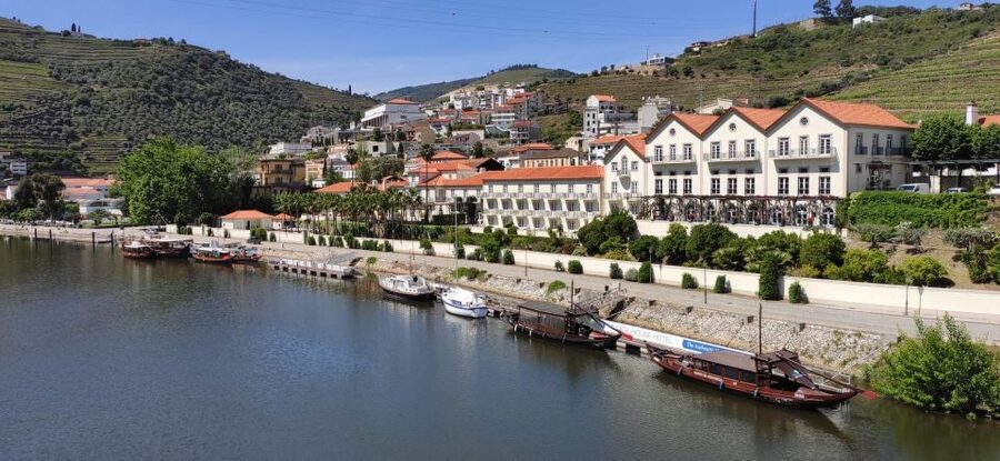 Pinhão: Douro Valley with Wine Tasting, Boat Trip and Lunch - The 50-minute cruise gives you the right first view