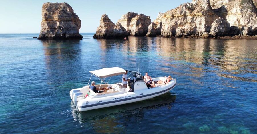 Ponta da Piedade and Lagos Coast Private tour - Cruising the Lagos coastline toward the cliffs