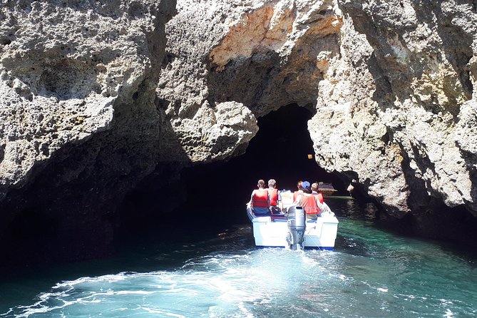 Ponta da Piedade Grotto Tour in Lagos, Algarve - Praia do Camilo and its cliff-framed cove