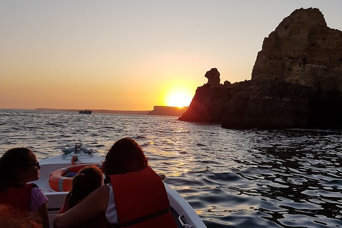 Ponta da Piedade Sunset Tour in Lagos, Algarve - Praia dos Estudantes and its Roman-style bridge