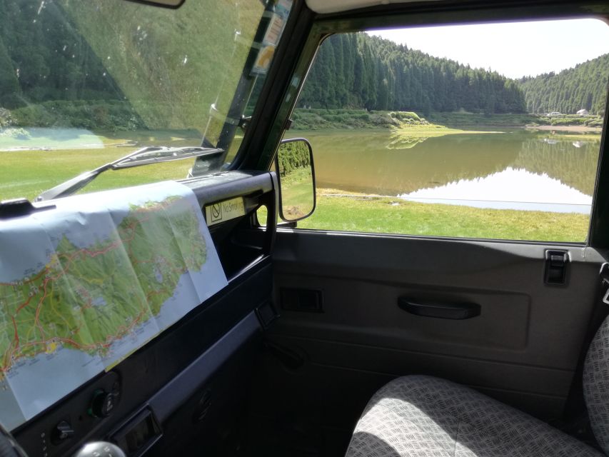 Ponta Delgada: Full-Day Sete Cidades 4X4 Tour with Lunch - Sete Cidades and the Western Crater Rim