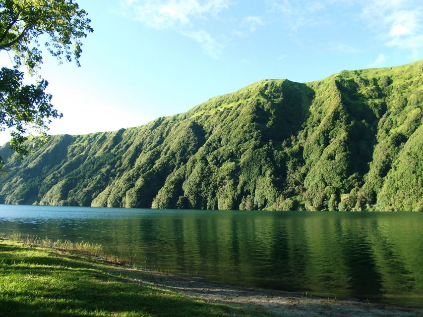 Ponta Delgada: Half-Day 4x4 Sete Cidades Trip - Across the Forested Crater Floor