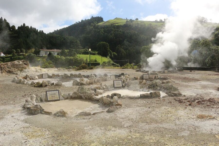 Ponta Delgada: Private Full or Half-Day 4x4 São Miguel Tour - What the price means for your group