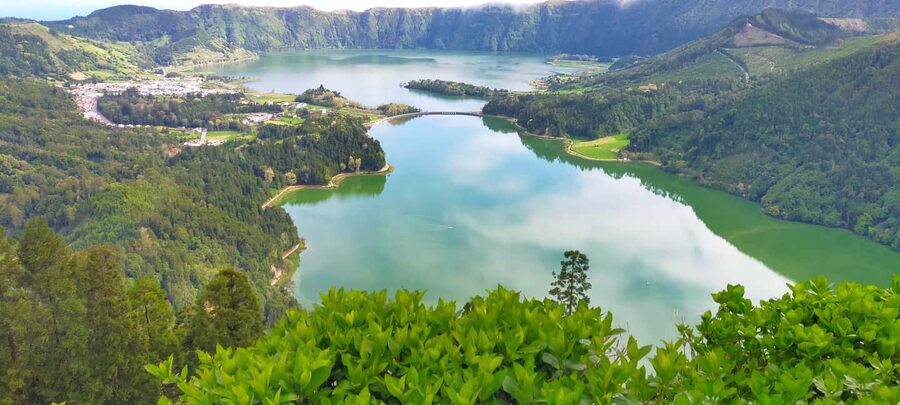 Ponta Delgada: Sete Cidades Volcano Lakes Shore Excursion - Key points to know before you book