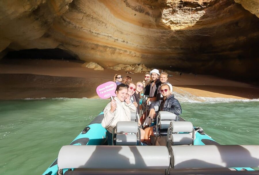 Portimão: Benagil Cave and Praia de Marinha Boat Tour - Guide service and boat handling