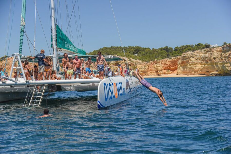 Portimao: Benagil Caves & Coastline Cruise - Starting at Portimão Marina