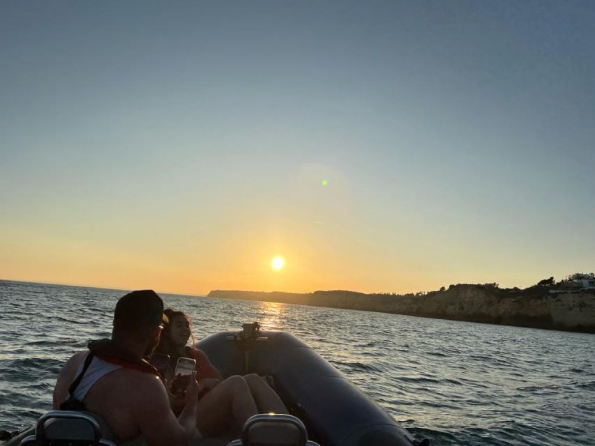Portimao: Boat trip to the Benagil Cave - Ferragudo and the first coastal views