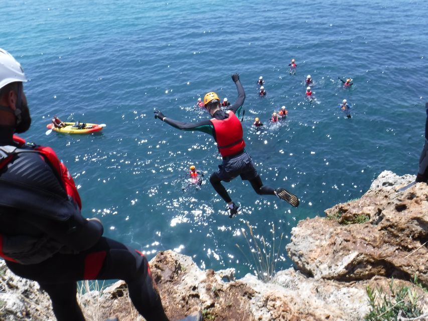 Portinho da Arrábida: Coasteering Boat Tour - Guides who make the difference