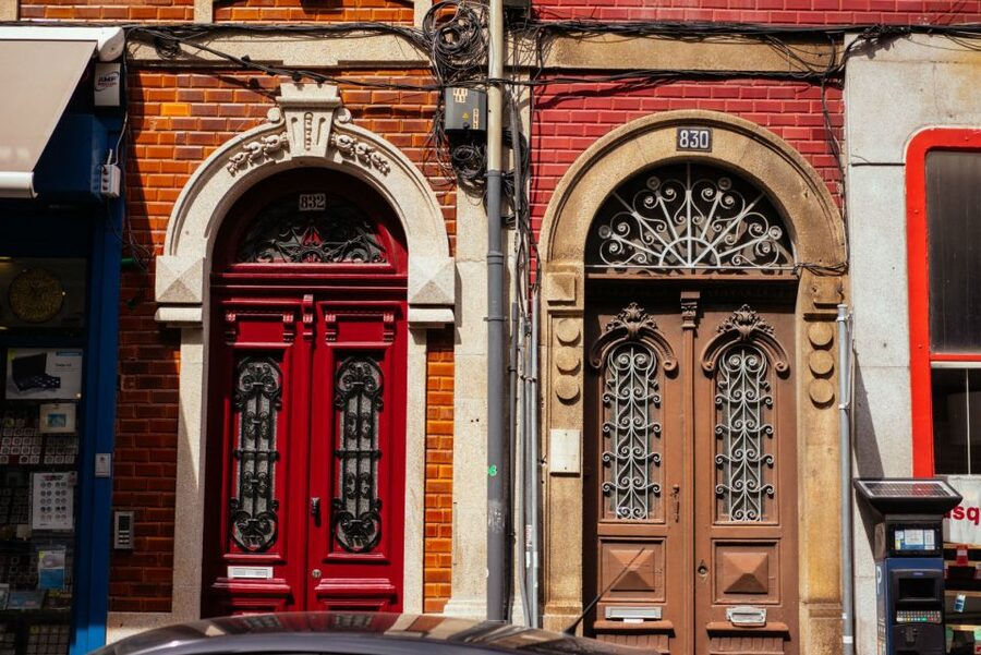 Porto: 2.5-Hour Private City Tour Off the Beaten Track - Rua das Flores beyond the postcard stop