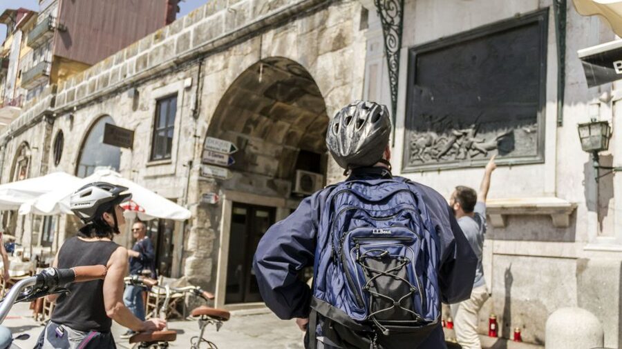 Porto: 3-Hour Bike Tour - Beneath Arrábida Bridge and toward Foz