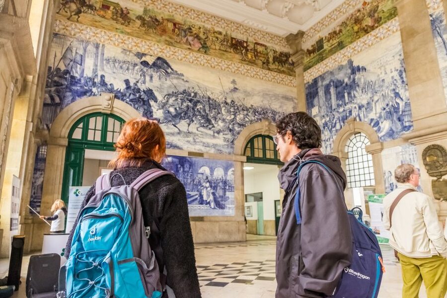 Porto: 3-Hour Guided City Highlights Walking Tour - Aliados Avenue and Porto’s grand civic face