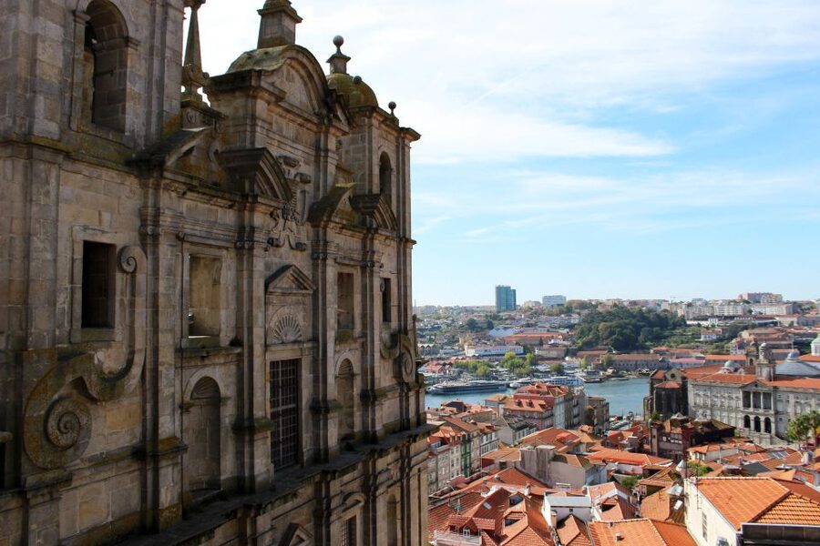 Porto: 3-Hour Walking City Tour & Lello Bookstore Visit - Porto Cathedral and the medieval streets