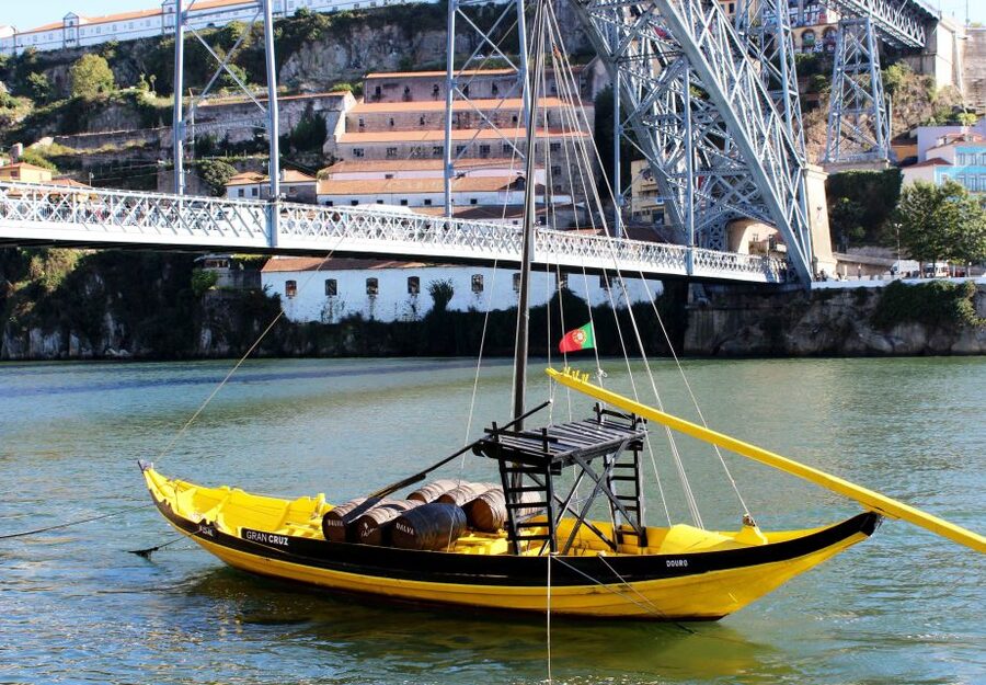 Porto: 3-Hour Walking City Tour & Lello Bookstore Visit - Starting at São Bento Station