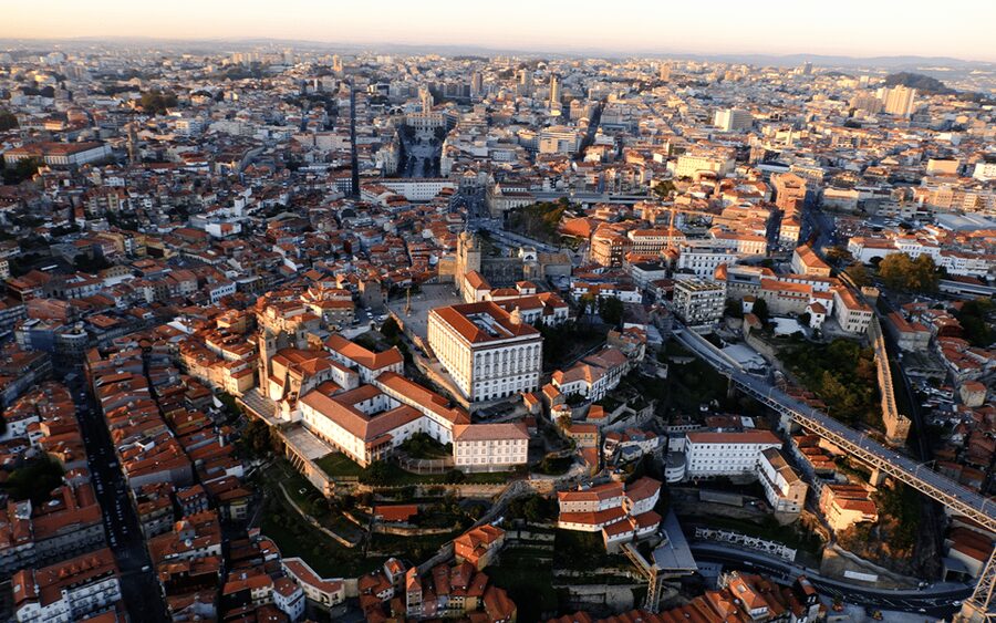 Porto: 5D Flight over de City for all family. - The best age range for this attraction