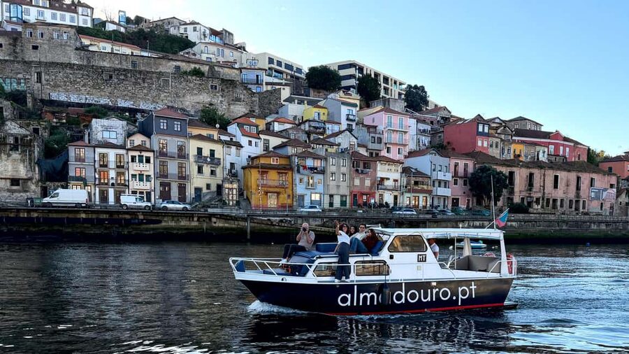 Porto: 6 Bridges and Sunset Boat Cruise with Welcome Drink - The five other bridges and the turn upriver