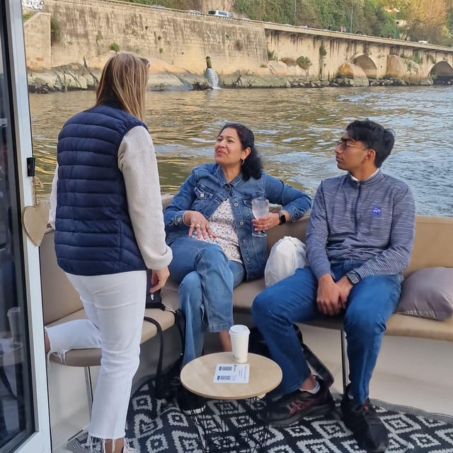 Porto: 6 Bridges Cruise & Port Wine with Sunset Option - Drinks, snacks, and the feel onboard