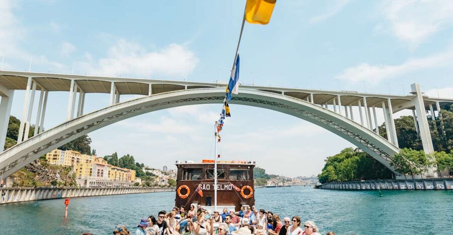 Porto: 6 Bridges Douro River Cruise - Commentary, Languages, and What You Learn