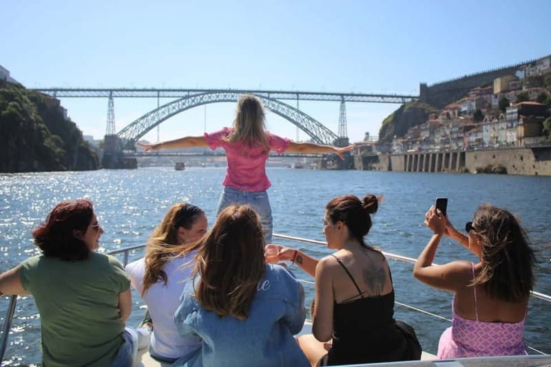 Porto: 6 Bridges Yacht Cruise with Local Wine & Snacks - What the two-hour cruise is really like