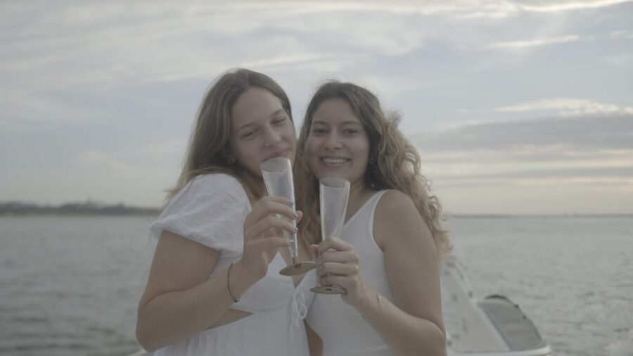 Porto: 6 Bridges Yacht Cruise with Local Wine & Snacks - The river mouth and the Atlantic finish