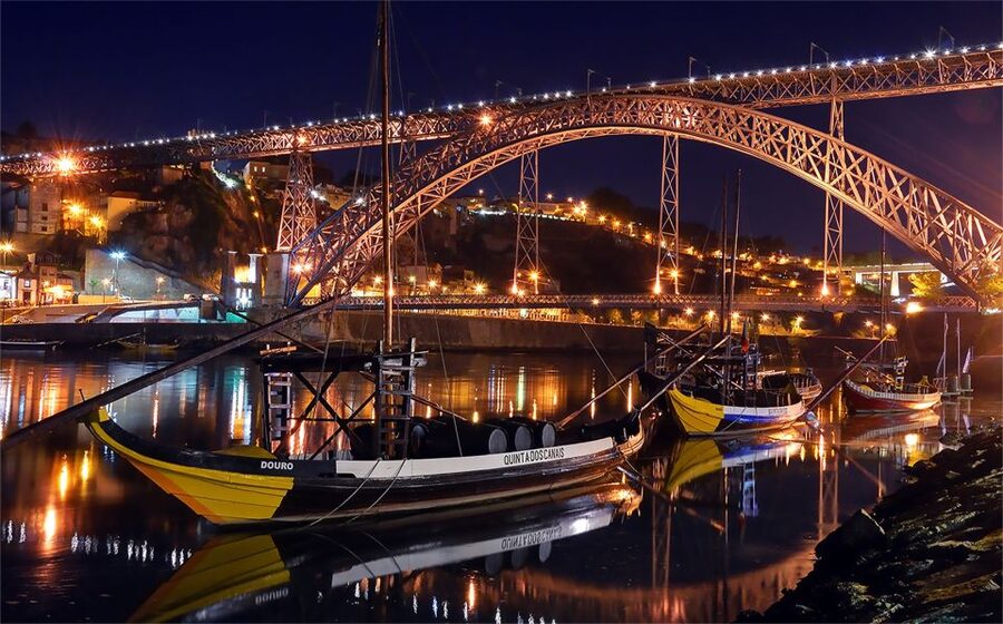 Porto: All-Inclusive Fado Dinner Show and Night Tour - Why this evening works well in Porto
