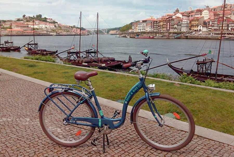 Porto: City Bike Rental - Choosing between parks, river paths, and the coast