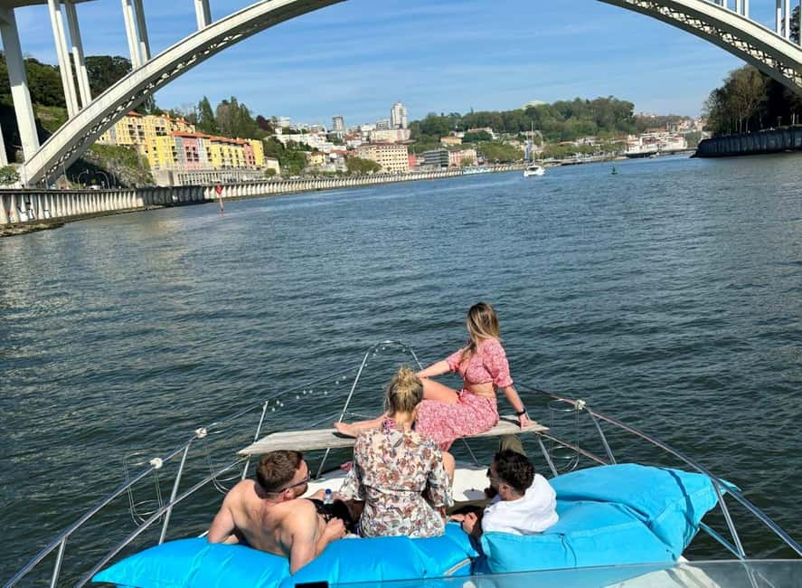 Porto: City Views or Sunset Tour with Drinks - Why seeing Porto from the Douro works so well
