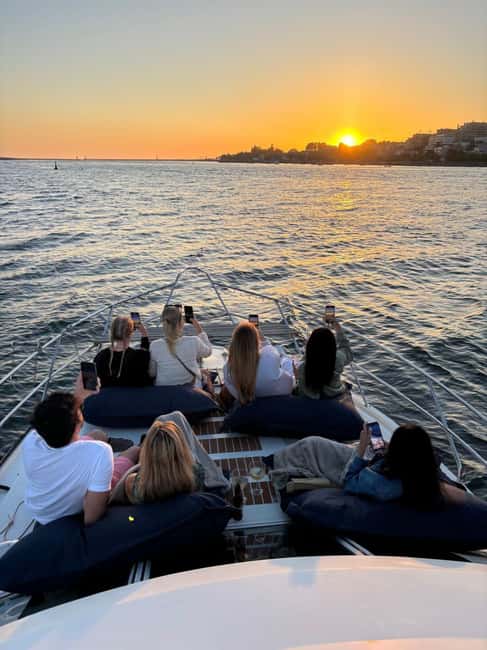 Porto: City Views or Sunset Tour with Drinks - Foz do Douro and the sunset finish
