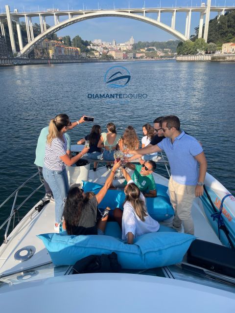 Porto: City Views or Sunset Tour with Drinks - The crew and the small-group difference