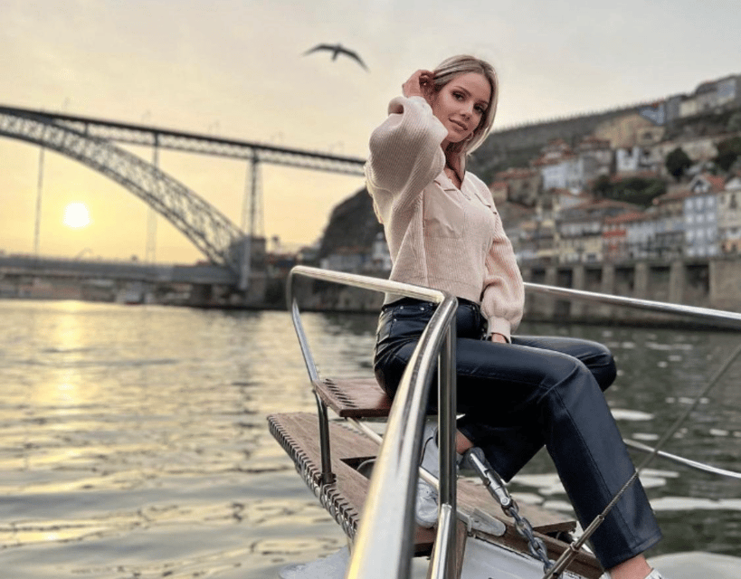 Porto: Classic Sailboat Cruise Along the Douro River - Sunset, families, and the small-group mood