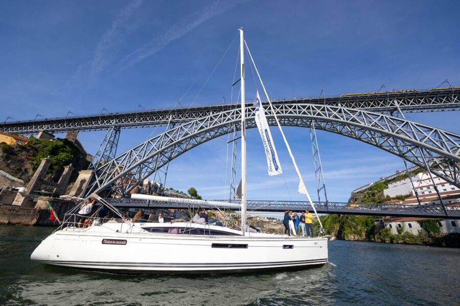 Porto: Daytime or Sunset Douro River Sightseeing Cruise - Dom Luís I Bridge and the route limitation