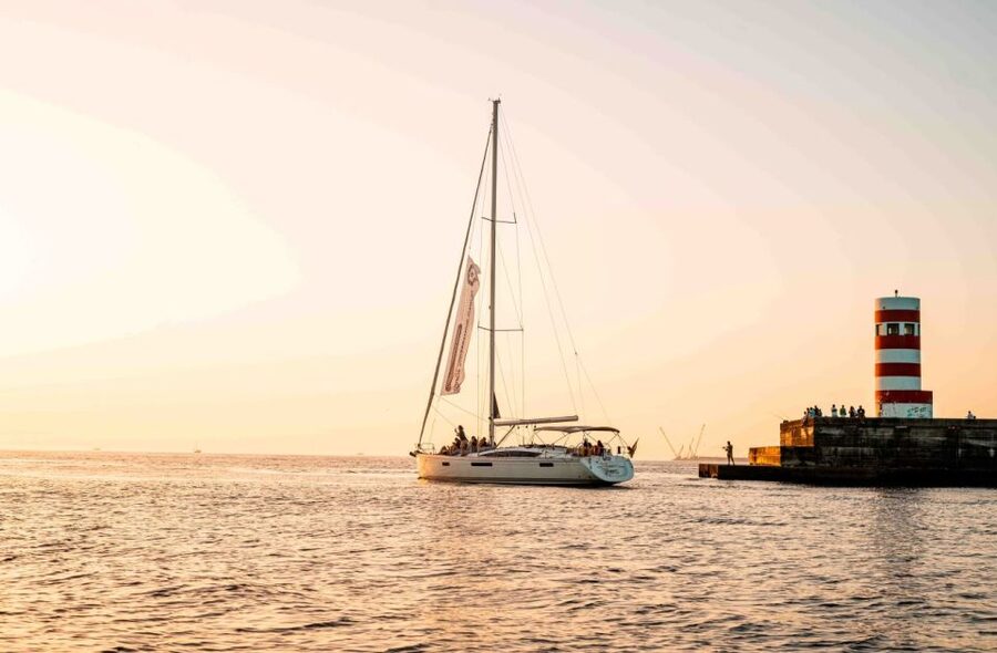 Porto: Daytime or Sunset Douro River Sightseeing Cruise - Foz do Douro and the Atlantic air