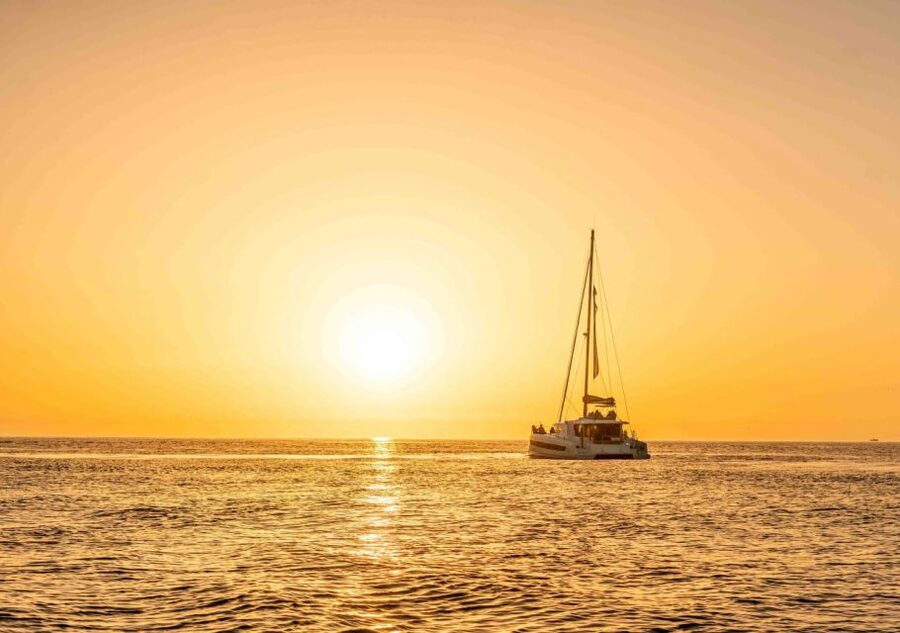 Porto: Daytime or Sunset Douro River Sightseeing Cruise - The Port wine service and onboard comfort