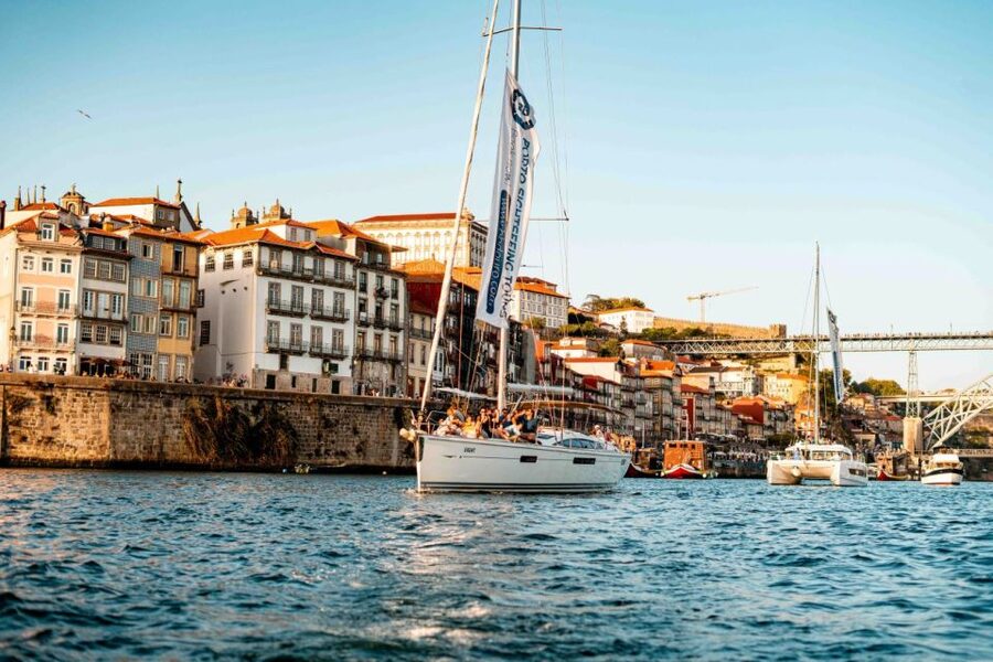 Porto: Daytime or Sunset Douro River Sightseeing Cruise - Getting to Douro Marina from central Porto