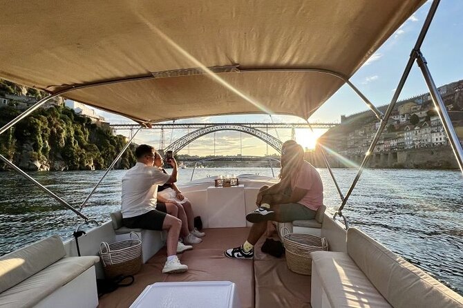 Porto: Douro River Boat Cruise with Port Wine and Snacks - Key points to know before you book