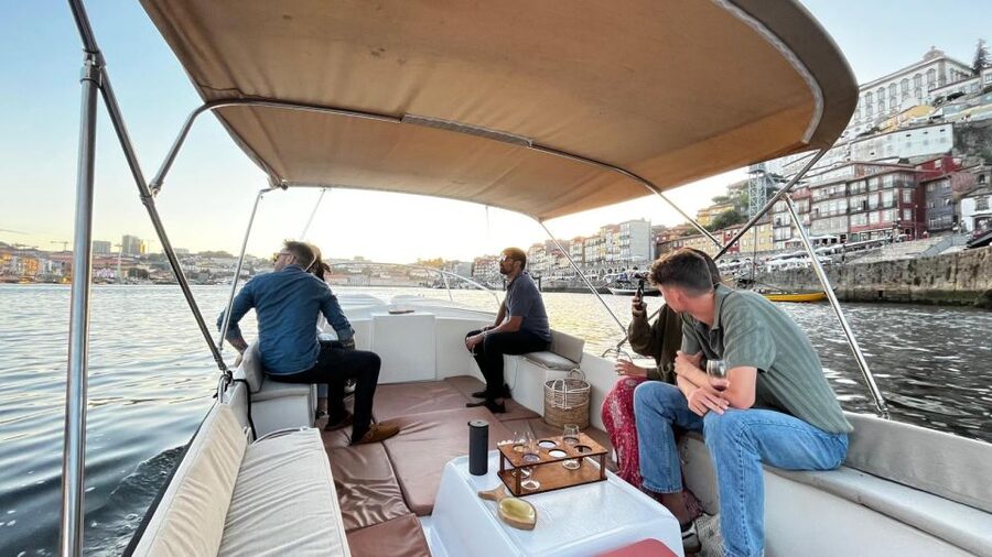 Porto: Douro River Boat Cruise with Port Wine Tasting - Three wines, snacks, and the value of the tasting