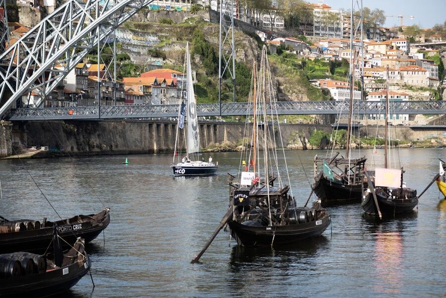 Porto Douro River Cruise: Sunny Day & Peaceful Sunset - Toward Foz do Douro and back