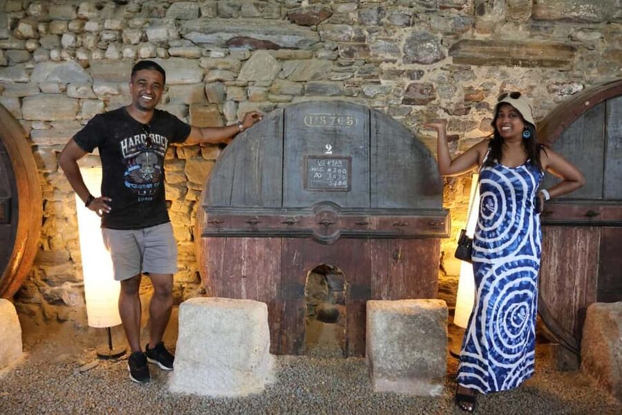 Porto: Douro Valley, 2 Wineries, Lunch, and 1-Hour Boat Tour - What the Wine Tastings Are Like