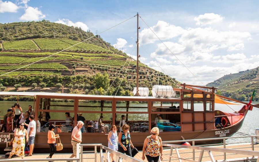 Porto: Douro Valley History & Wine Tour with Cruise & Lunch - Amarante: a pleasant first stop