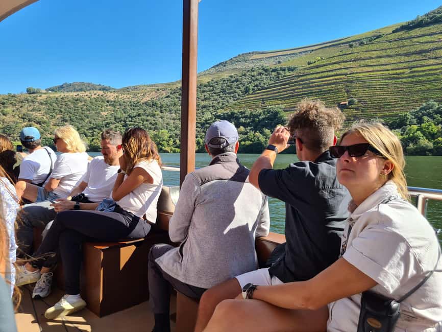 Porto: Douro Valley Tour at 2 Wineries with Lunch and Cruise - Pinhão and the 50-minute rabelo boat cruise