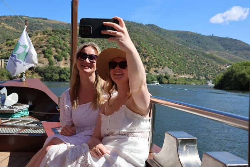 Porto: Douro Valley with Small Wineries, Lunch and Boat Tour - Small wineries and the personal side of Douro wine